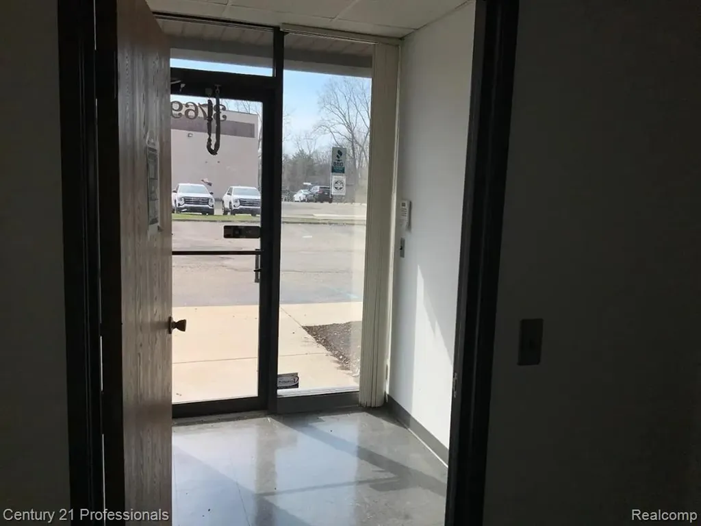 3757 Commerce Court Wayne City MI 48184
