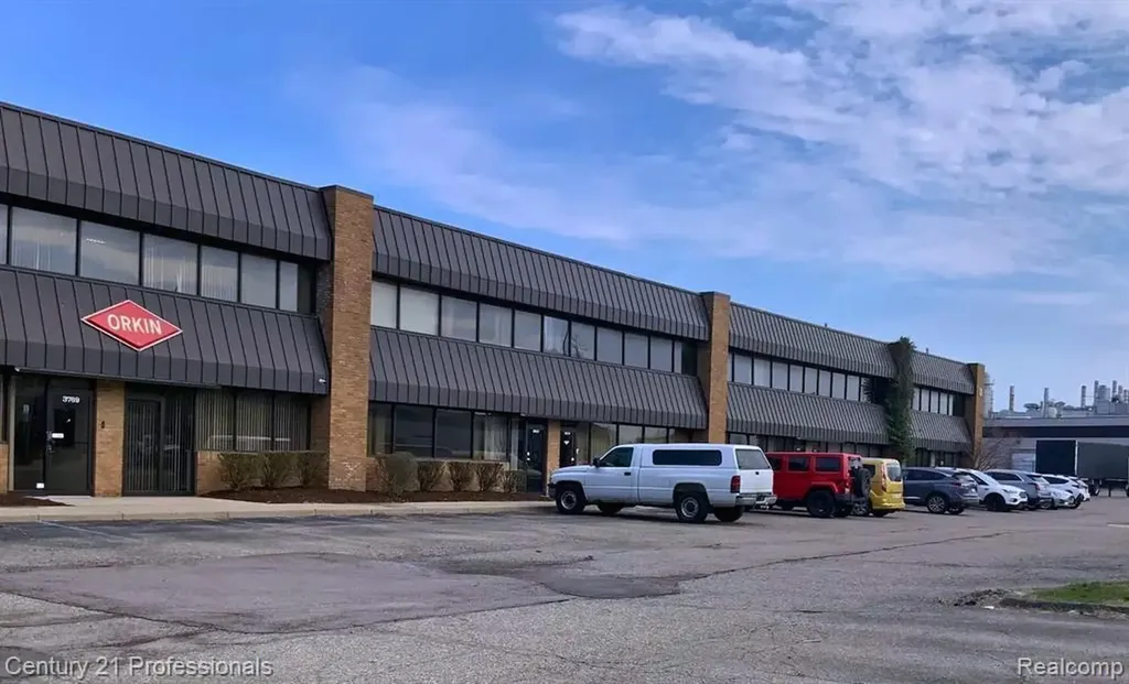 3757 Commerce Court Wayne City MI 48184