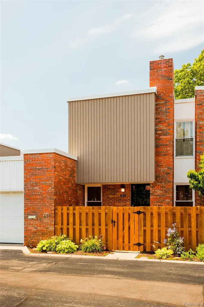 1911 Hyde Park Detroit City MI 48207