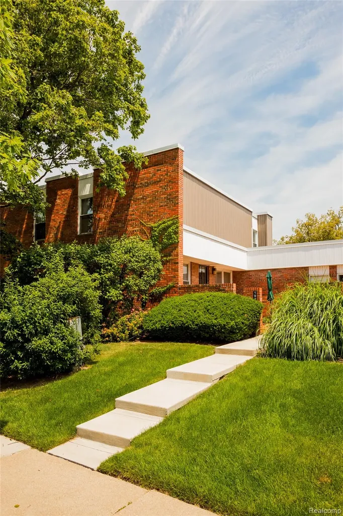 1911 Hyde Park Detroit City MI 48207