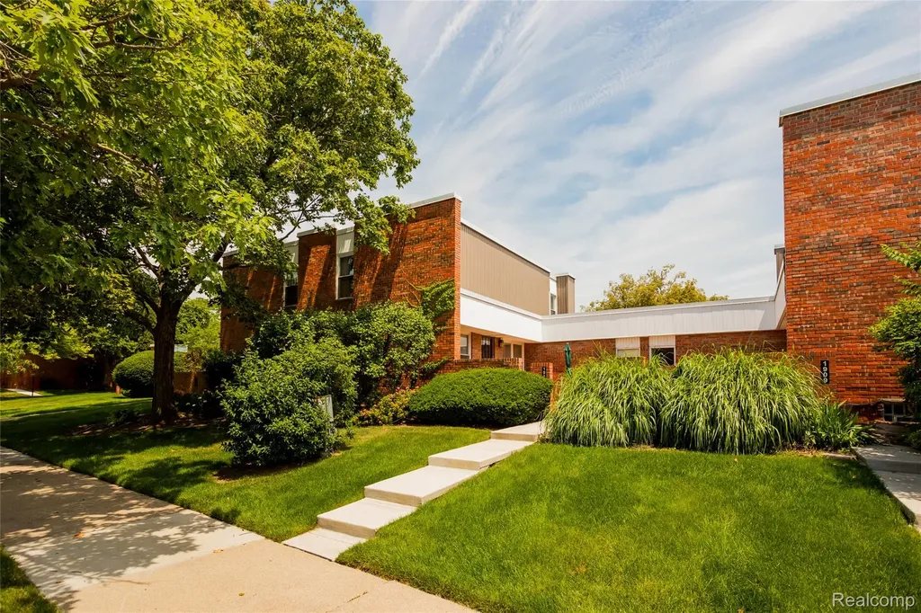 1911 Hyde Park Detroit City MI 48207