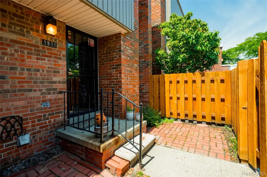 1911 Hyde Park Detroit City MI 48207