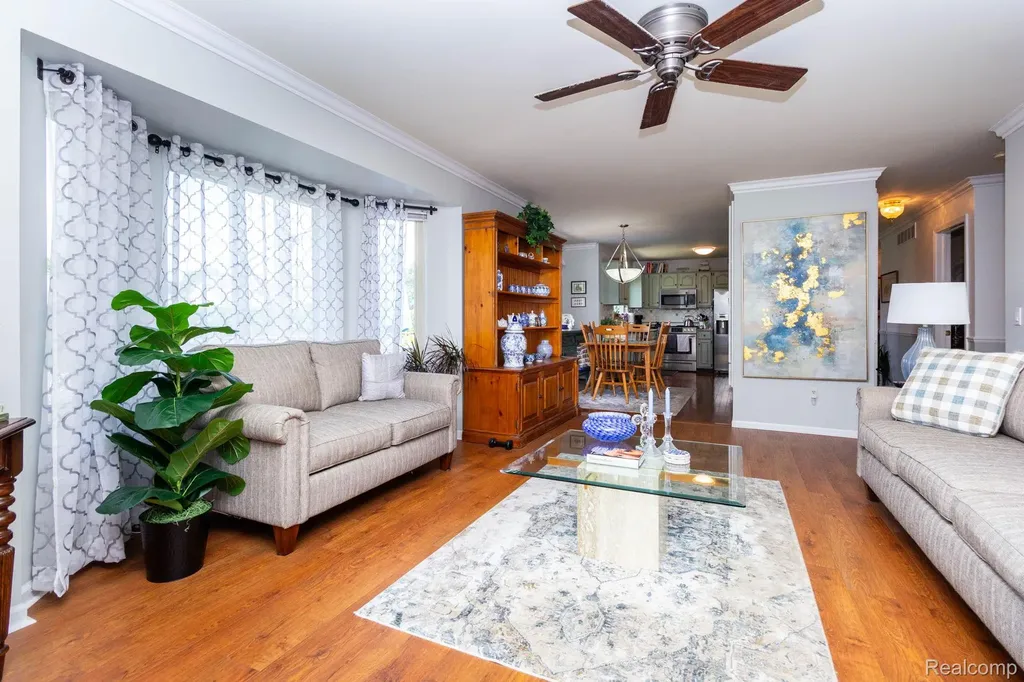 46910 Country Lane Macomb Township MI 48044