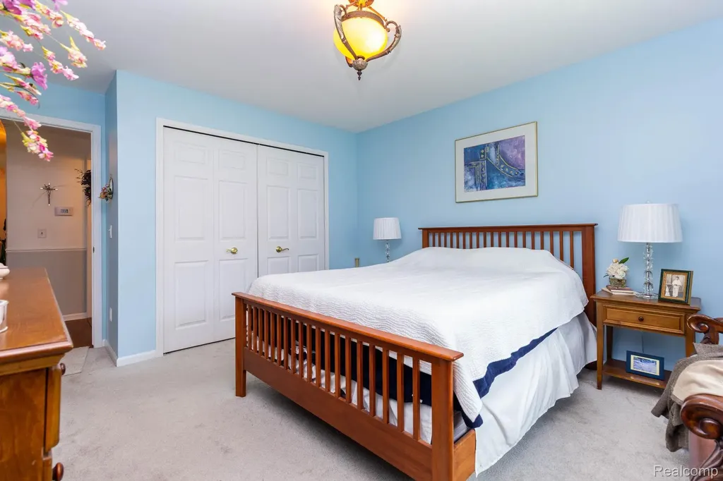 46910 Country Lane Macomb Township MI 48044