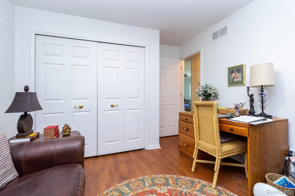 46910 Country Lane Macomb Township MI 48044