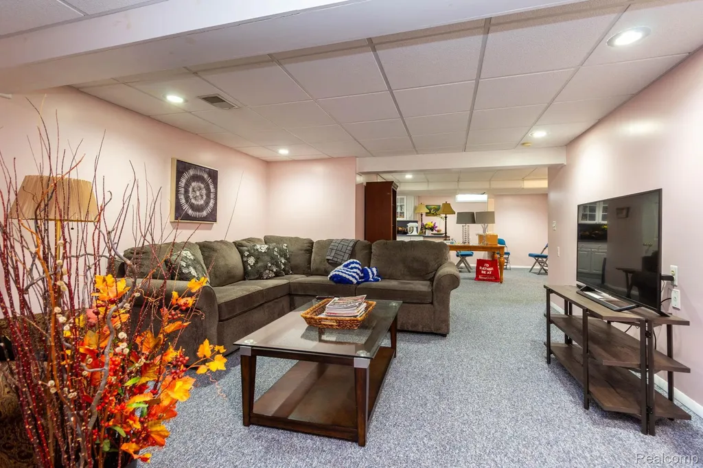46910 Country Lane Macomb Township MI 48044