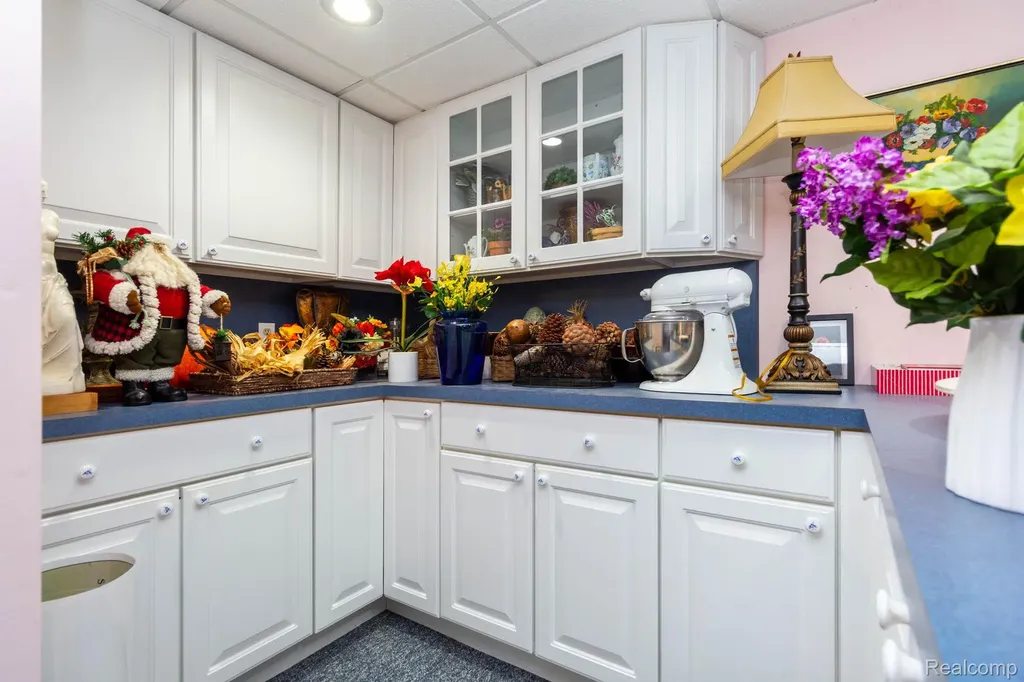 46910 Country Lane Macomb Township MI 48044