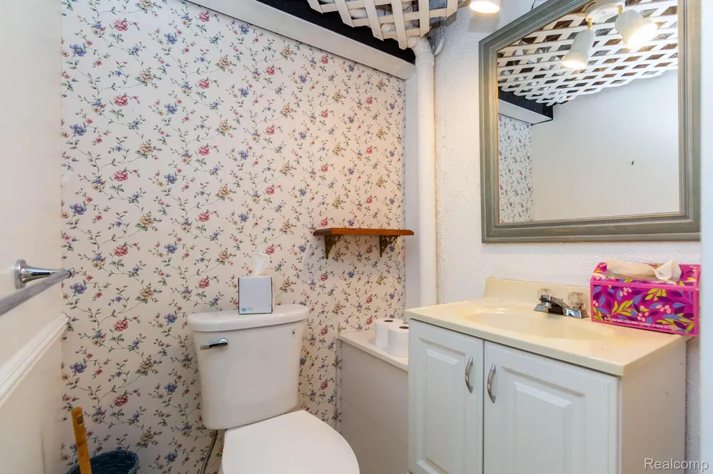 46910 Country Lane Macomb Township MI 48044