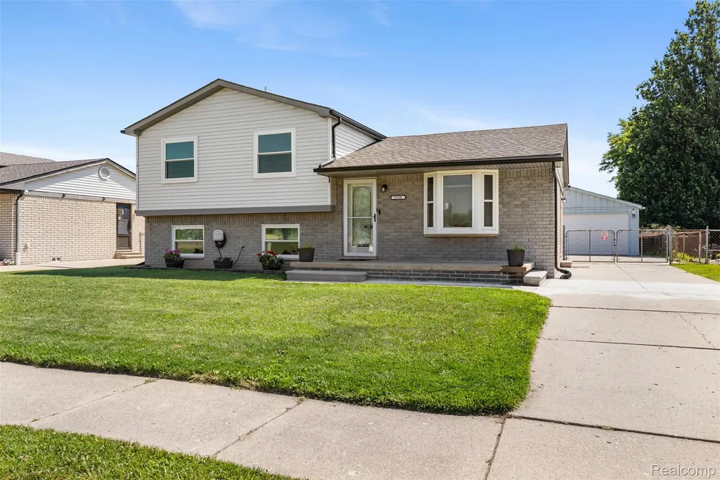 29530 Mitchell Drive Roseville City MI 48066