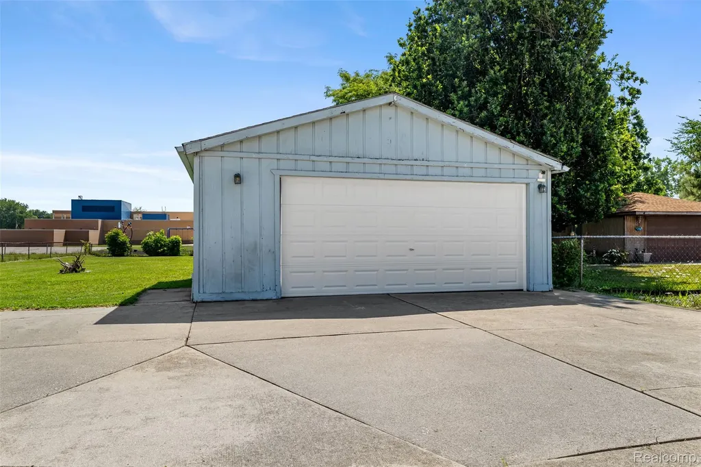 29530 Mitchell Drive Roseville City MI 48066