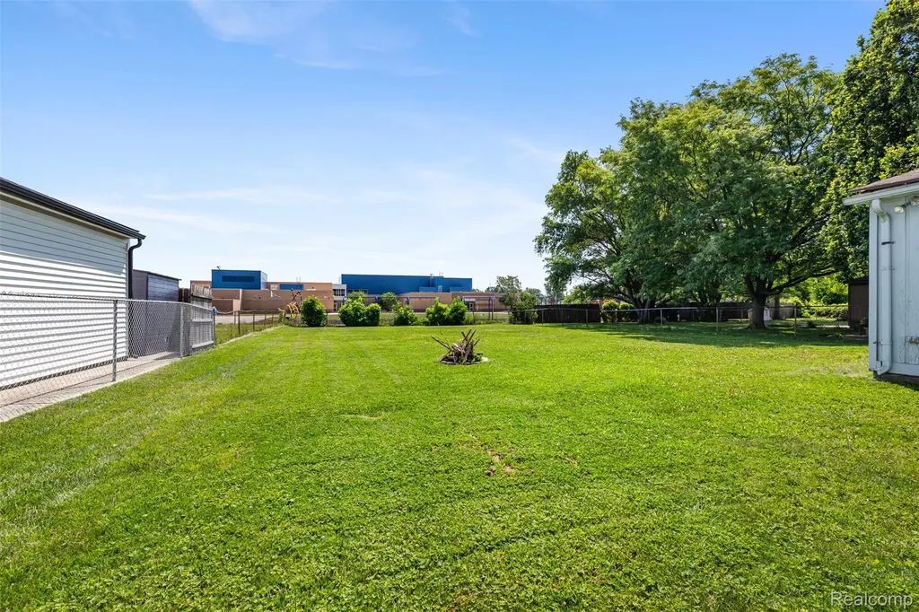 29530 Mitchell Drive Roseville City MI 48066