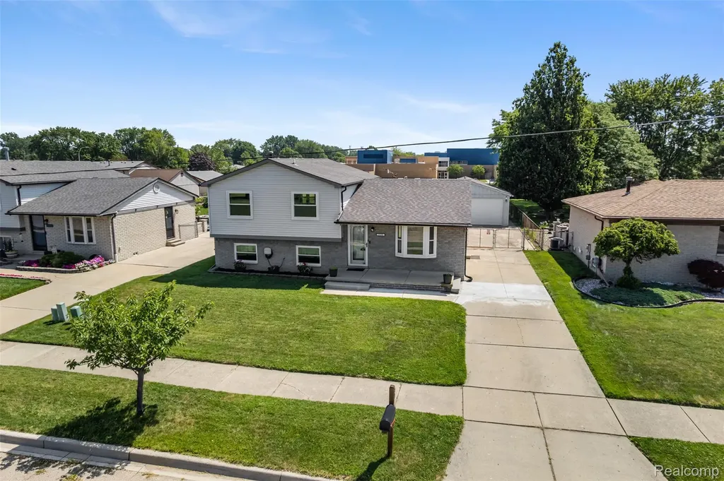 29530 Mitchell Drive Roseville City MI 48066