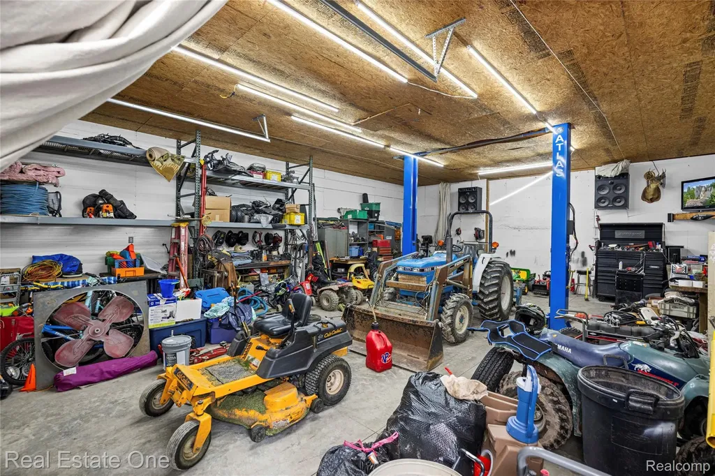 9210 Hickory Ridge Road Holly Township MI 48442