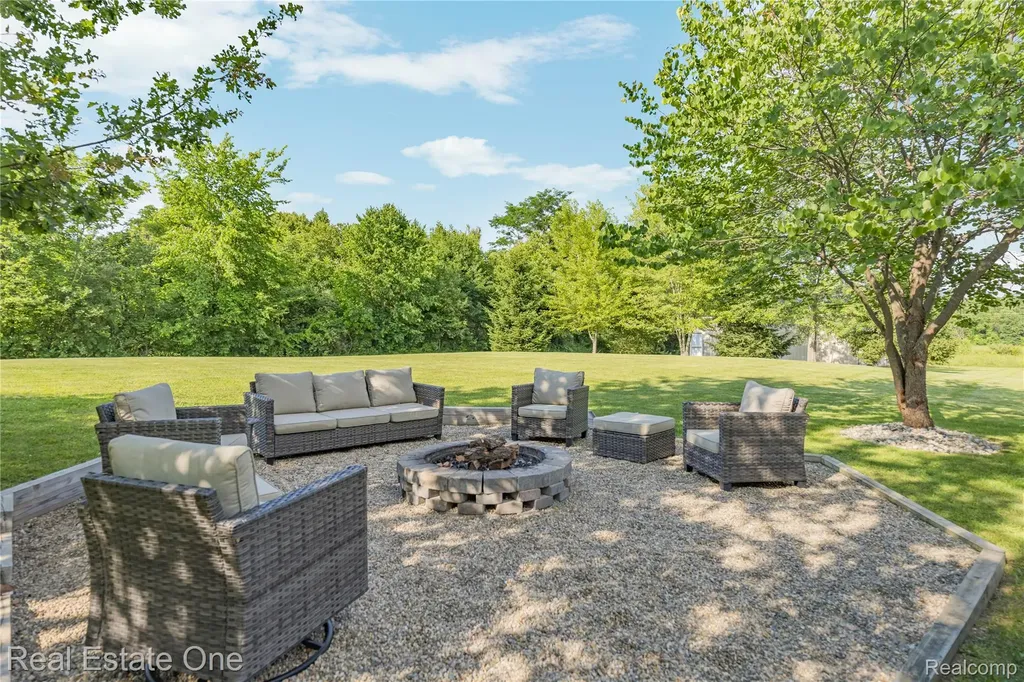 9210 Hickory Ridge Road Holly Township MI 48442