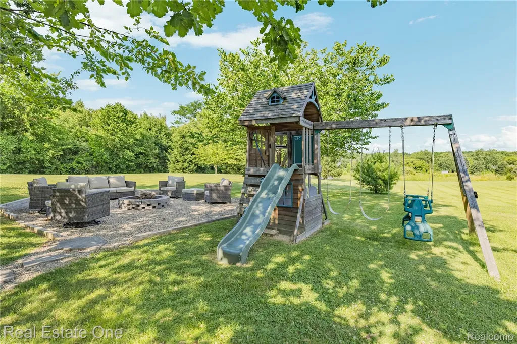 9210 Hickory Ridge Road Holly Township MI 48442