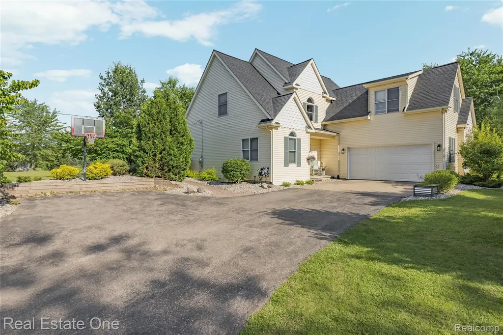 9210 Hickory Ridge Road Holly Township MI 48442