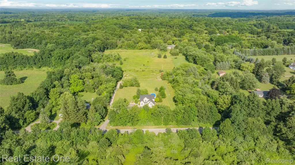 9210 Hickory Ridge Road Holly Township MI 48442