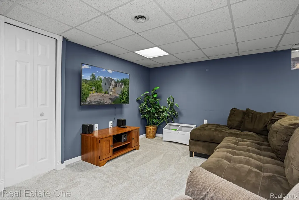 9210 Hickory Ridge Road Holly Township MI 48442