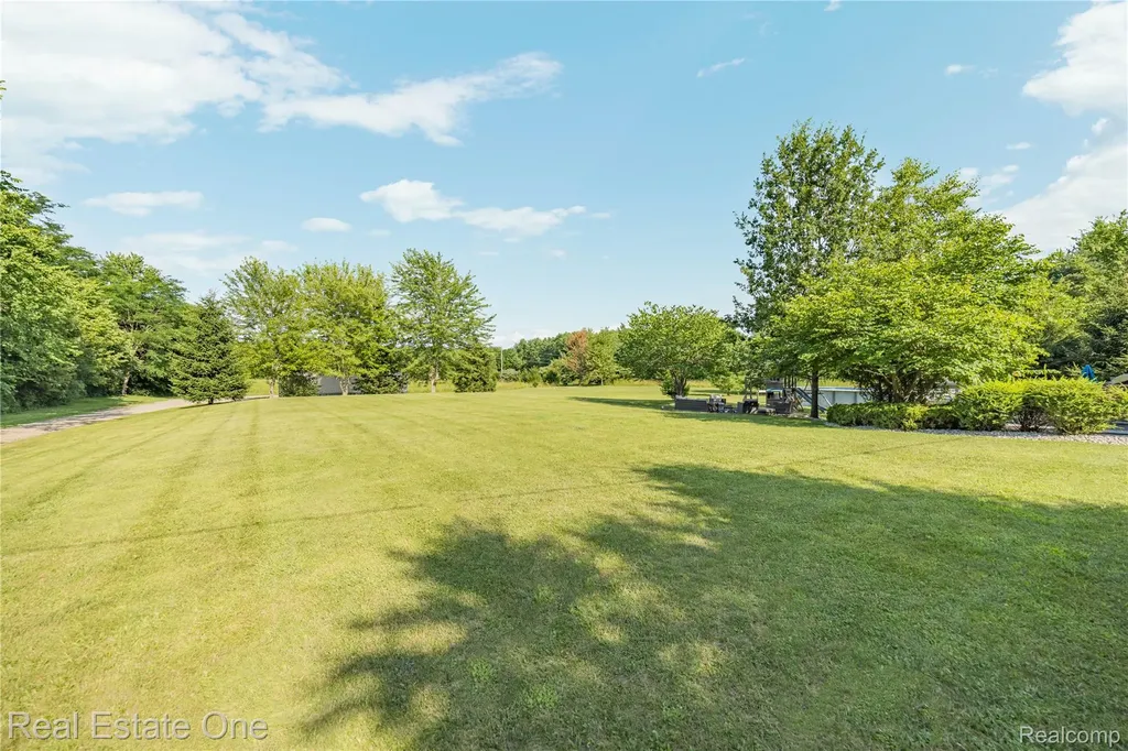 9210 Hickory Ridge Road Holly Township MI 48442