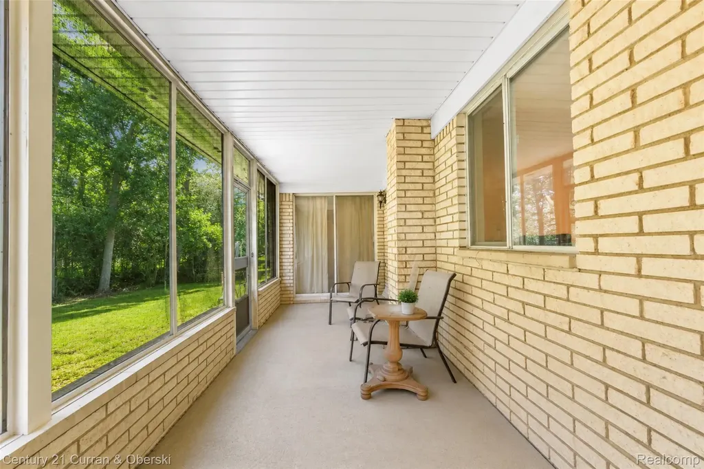 4652 Patrick Road West Bloomfield Charter Township MI 48322