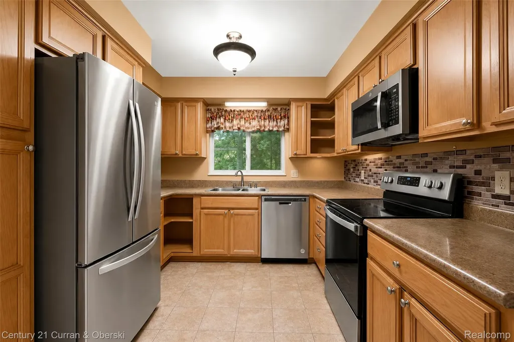4652 Patrick Road West Bloomfield Charter Township MI 48322