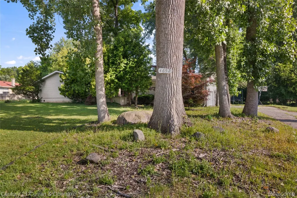 4652 Patrick Road West Bloomfield Charter Township MI 48322
