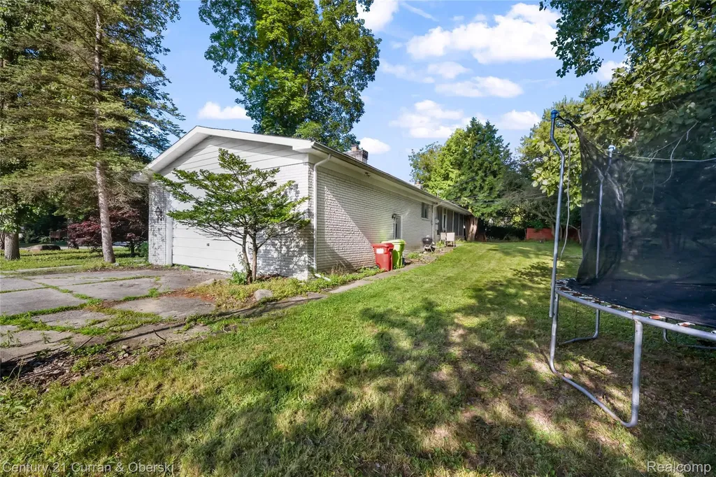 4652 Patrick Road West Bloomfield Charter Township MI 48322