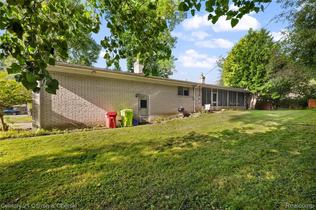 4652 Patrick Road West Bloomfield Charter Township MI 48322