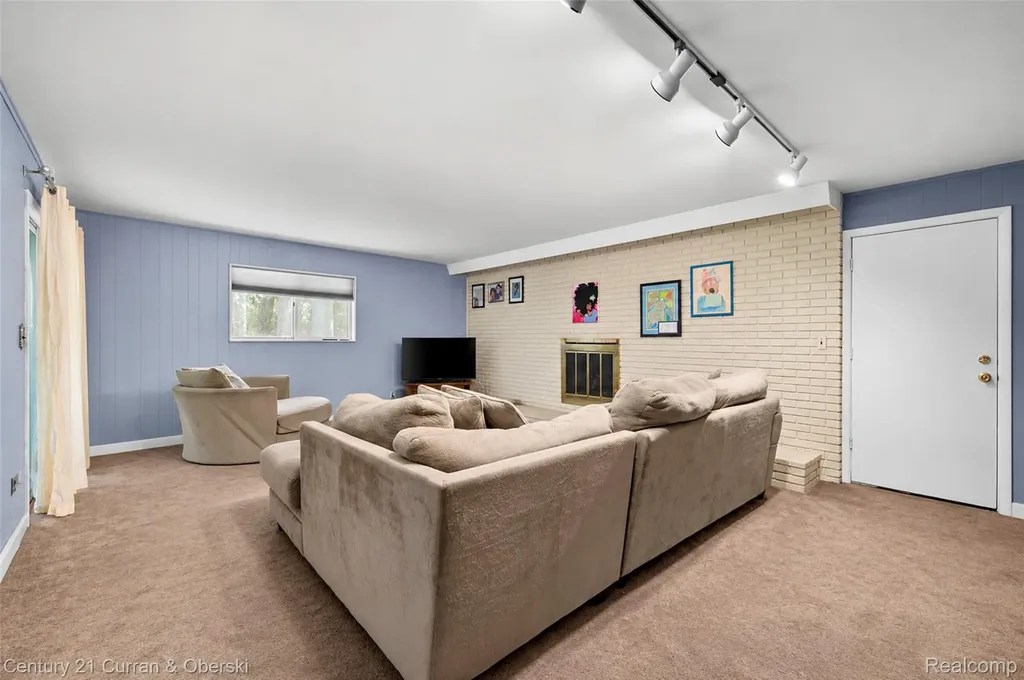 4652 Patrick Road West Bloomfield Charter Township MI 48322