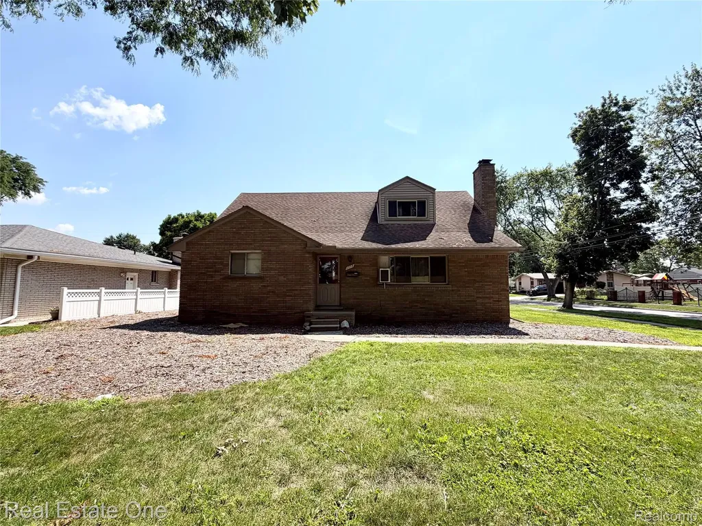 1712 N Evangeline Street Dearborn Heights City MI 48127