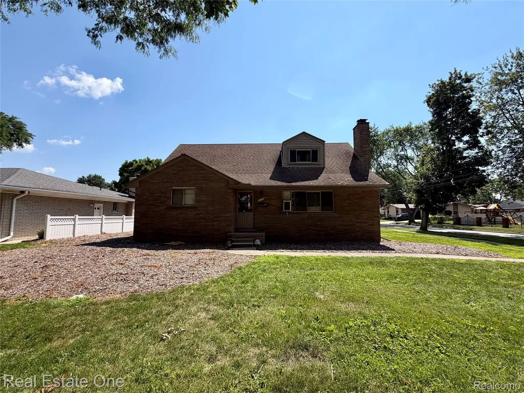 1712 N Evangeline Street Dearborn Heights City MI 48127