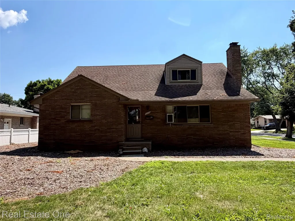 1712 N Evangeline Street Dearborn Heights City MI 48127