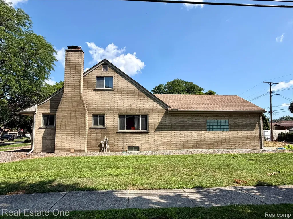 1712 N Evangeline Street Dearborn Heights City MI 48127