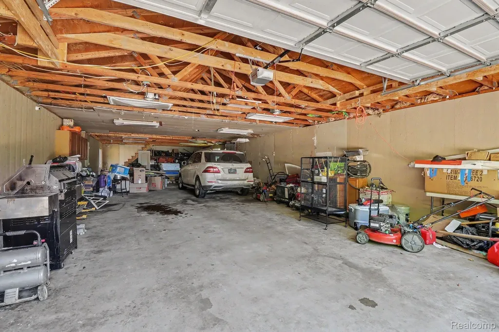 235 Alberta Street Auburn Hills City MI 48326
