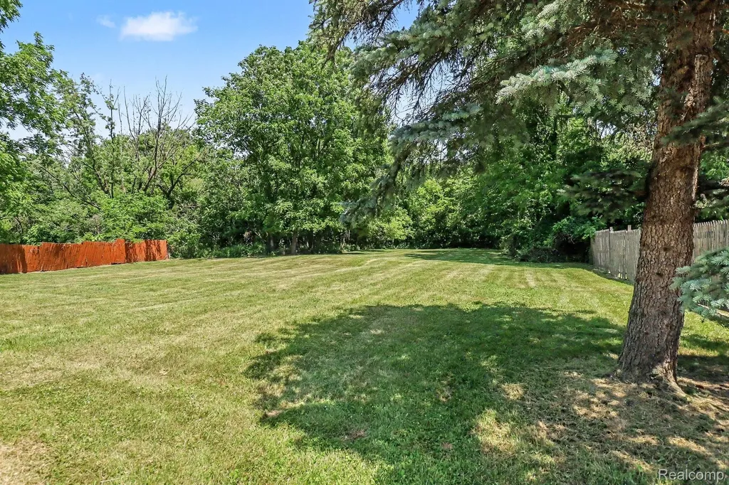 235 Alberta Street Auburn Hills City MI 48326