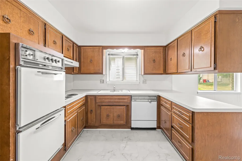 29540 Sharon Lane Southfield City MI 48076