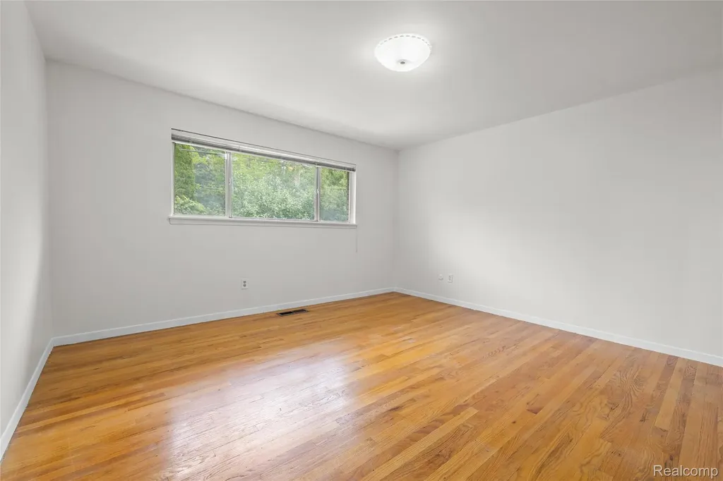 29540 Sharon Lane Southfield City MI 48076