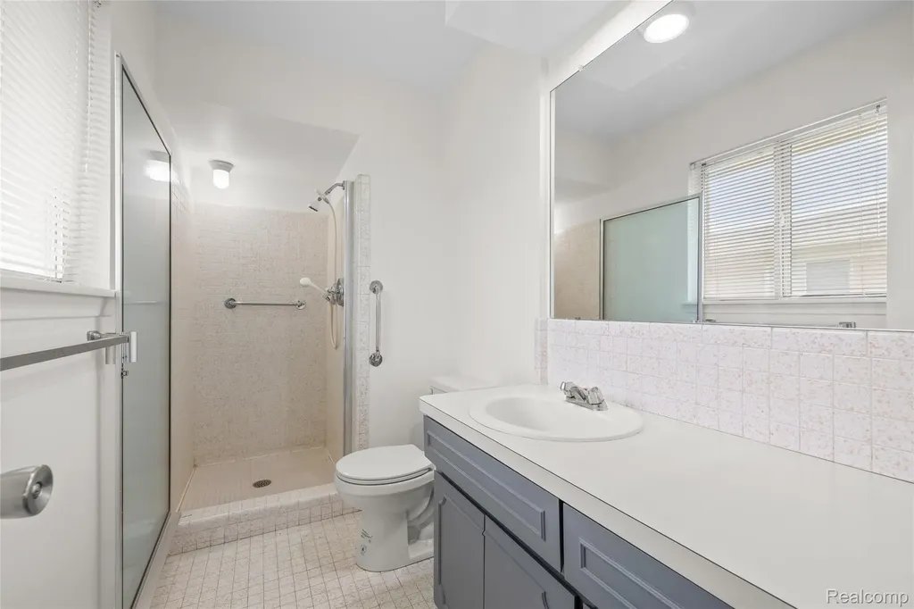 29540 Sharon Lane Southfield City MI 48076