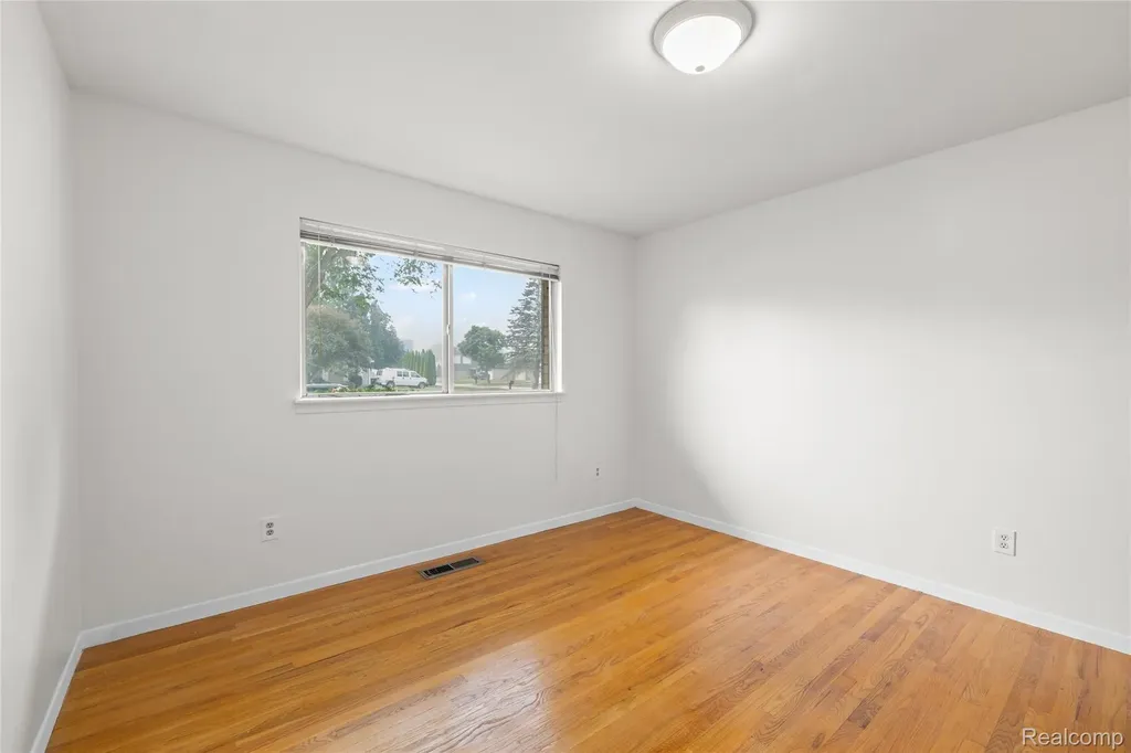 29540 Sharon Lane Southfield City MI 48076