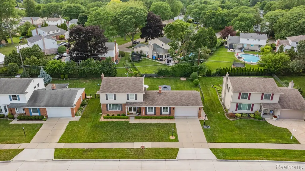 15431 Huff Street Livonia City MI 48154