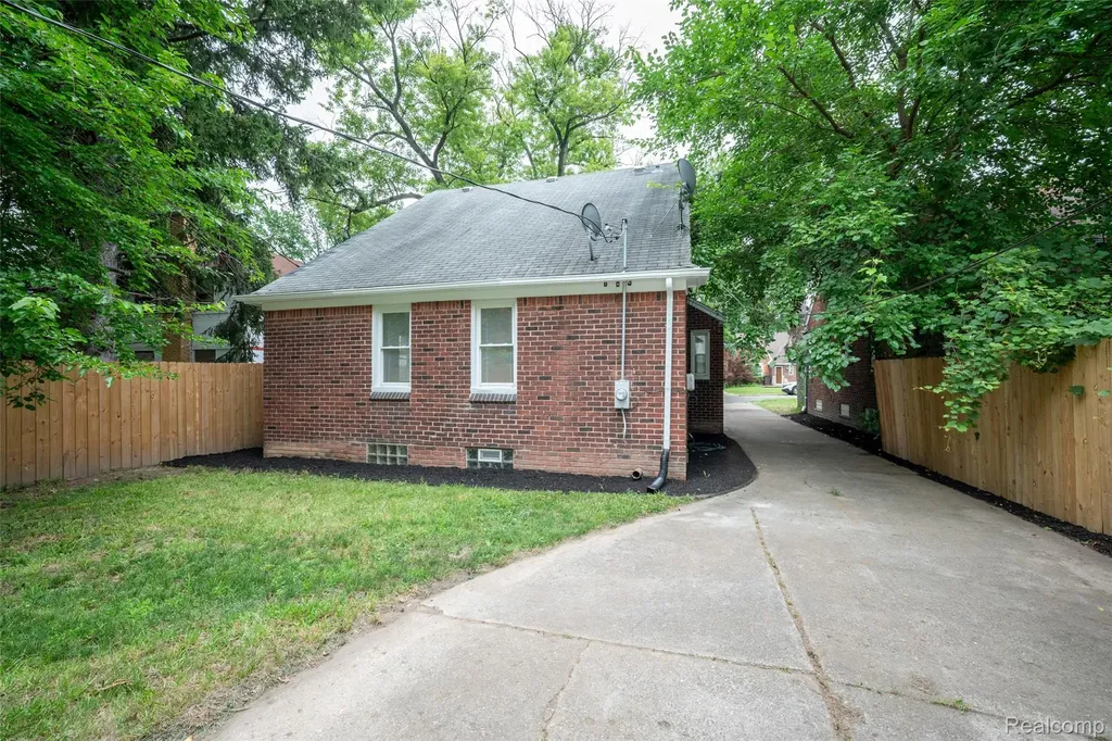 11611 Laing Street Detroit City MI 48224