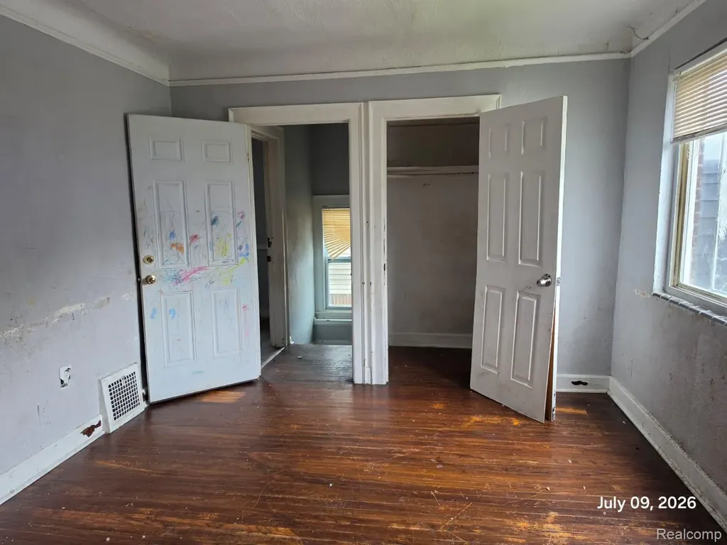 15730 Ohio Street Detroit City MI 48238