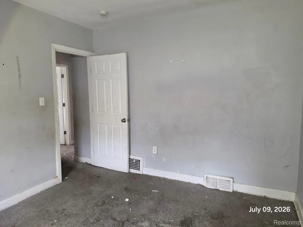 15730 Ohio Street Detroit City MI 48238