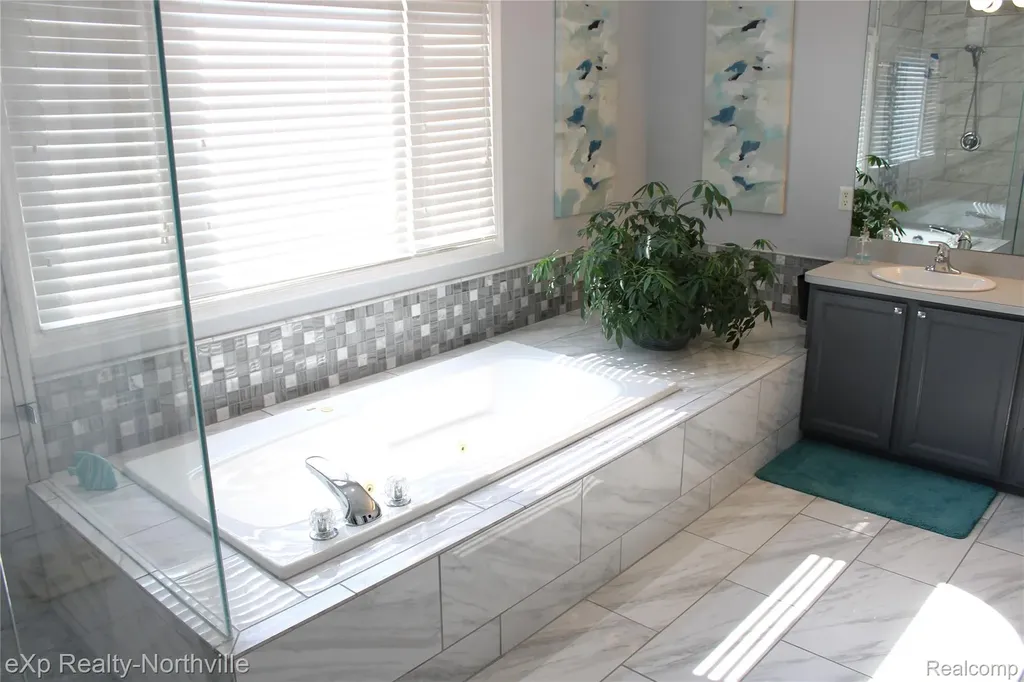 48172 Royal Pointe Drive Canton Charter Township MI 48187