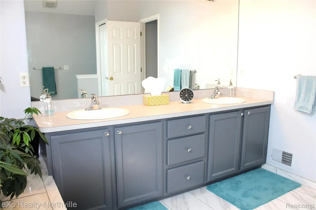 48172 Royal Pointe Drive Canton Charter Township MI 48187
