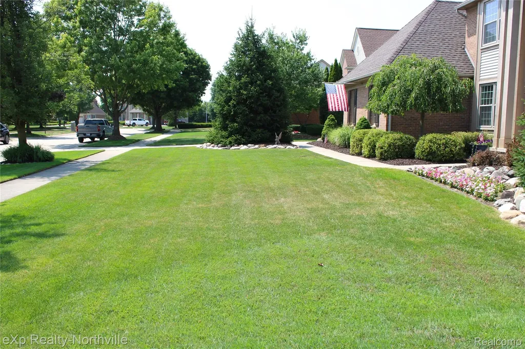 48172 Royal Pointe Drive Canton Charter Township MI 48187