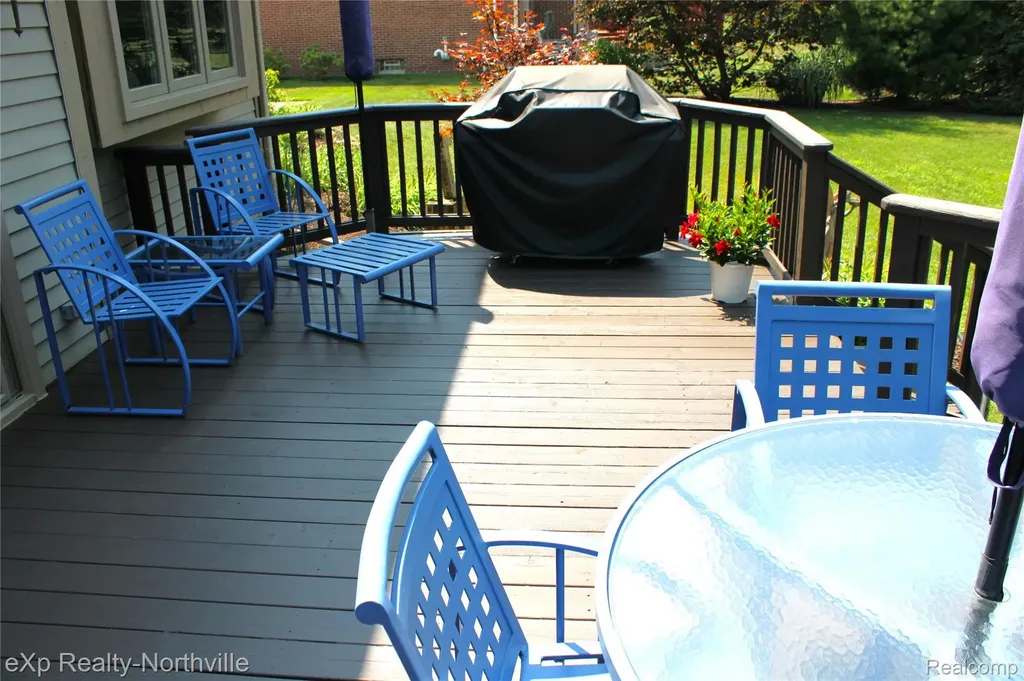 48172 Royal Pointe Drive Canton Charter Township MI 48187