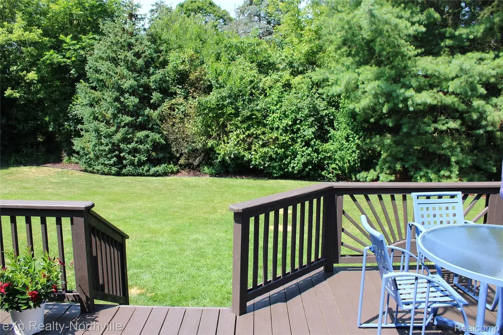 48172 Royal Pointe Drive Canton Charter Township MI 48187