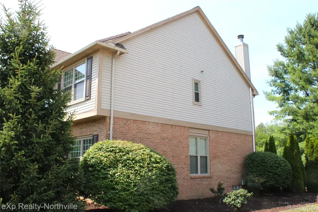 48172 Royal Pointe Drive Canton Charter Township MI 48187