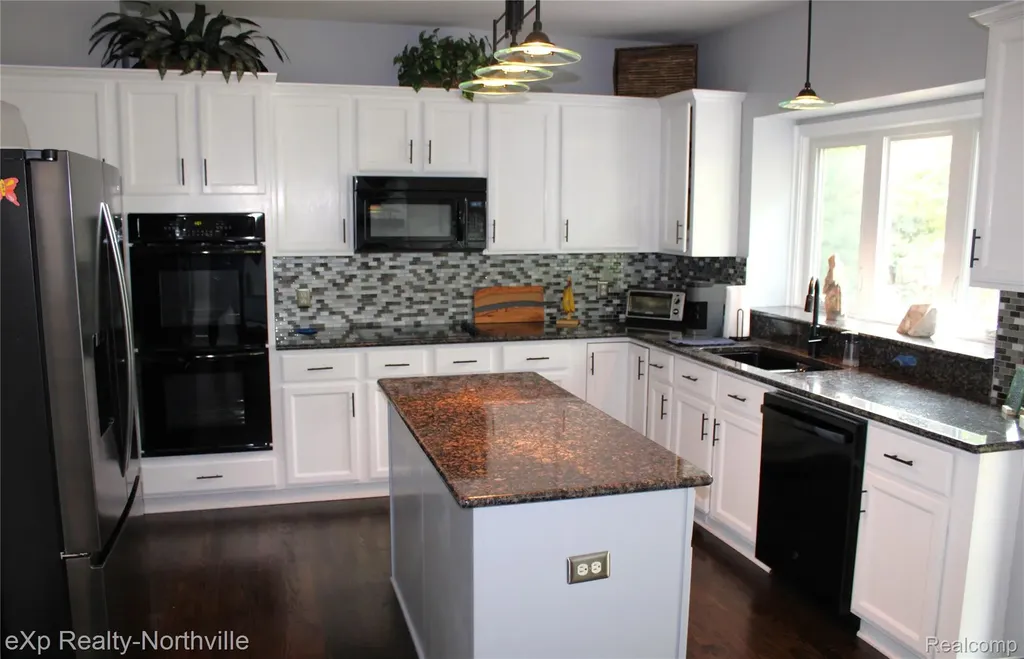 48172 Royal Pointe Drive Canton Charter Township MI 48187